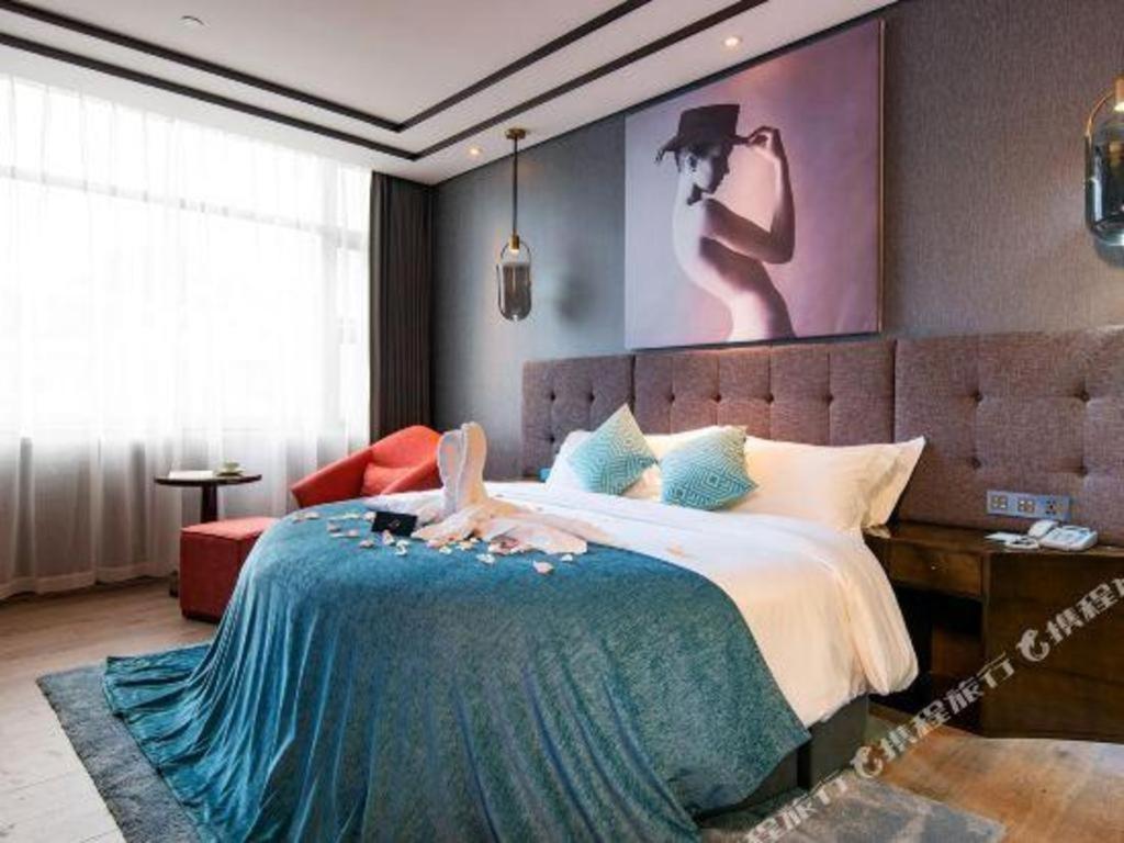 Xana Hotelle-Hotel Luzhou Baizitu Square Экстерьер фото