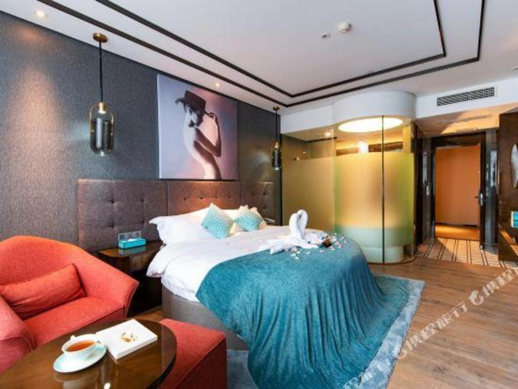 Xana Hotelle-Hotel Luzhou Baizitu Square Экстерьер фото
